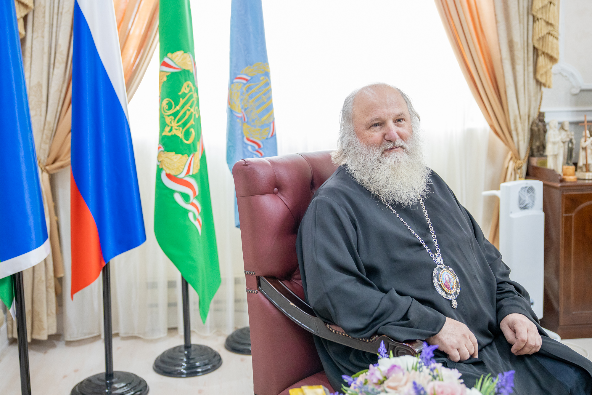 В Ханты-Мансийске состоялась рабочая встреча митрополита Павла и иеромонаха Трифона (Умалатова)